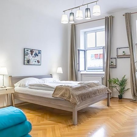 Comfortable 2Br Apt.-Near Wiener Stadthalle Exterior photo