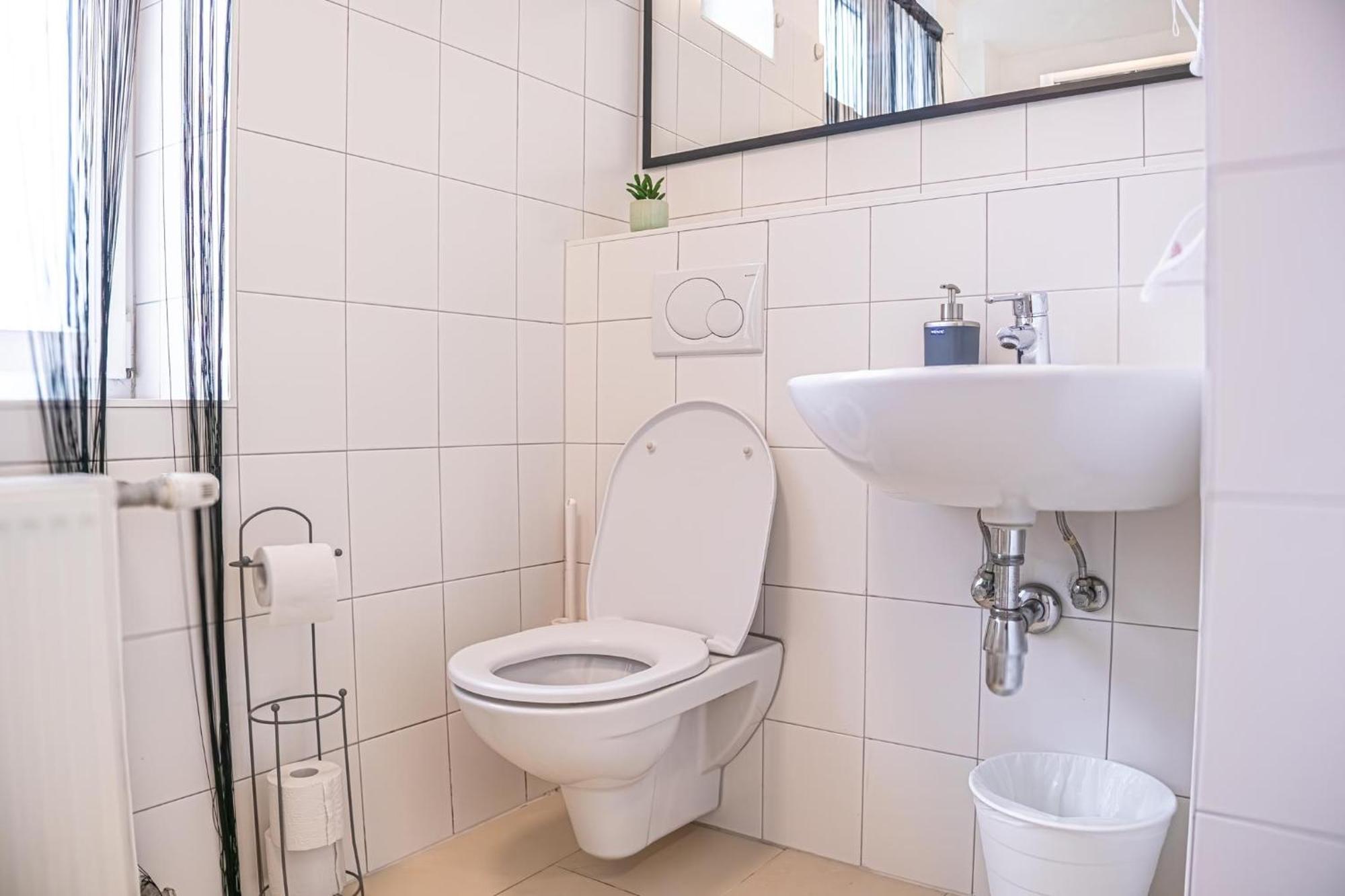 Comfortable 2Br Apt.-Near Wiener Stadthalle Exterior photo